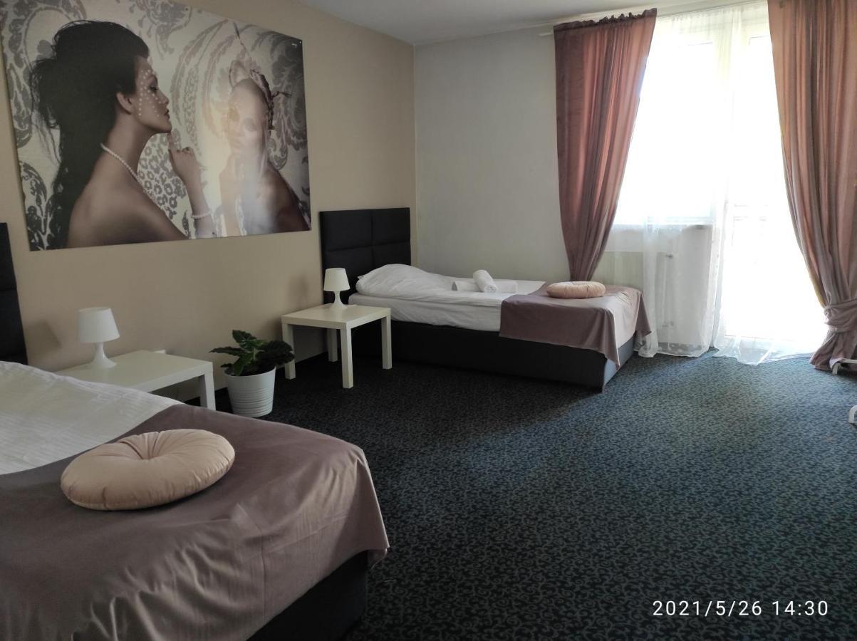 Ferienwohnung Harmonica Premium Neu Sandez Exterior foto